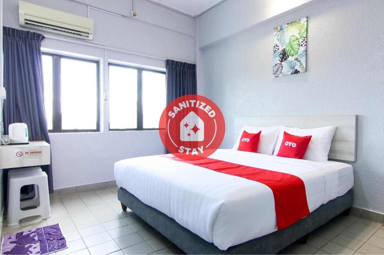 OYO 89846 Lotus Inn Hotel Malacca Buitenkant foto