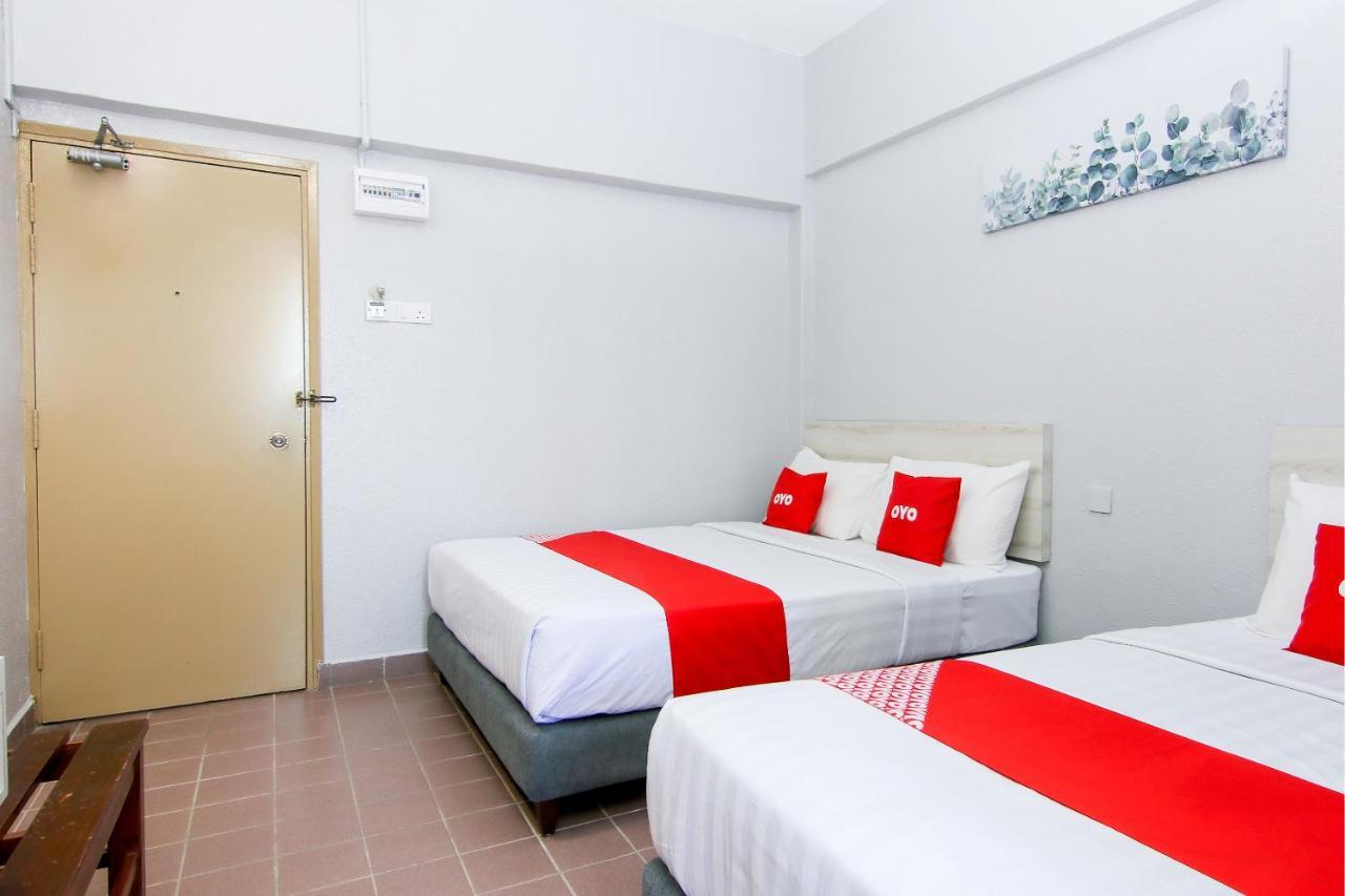 OYO 89846 Lotus Inn Hotel Malacca Buitenkant foto