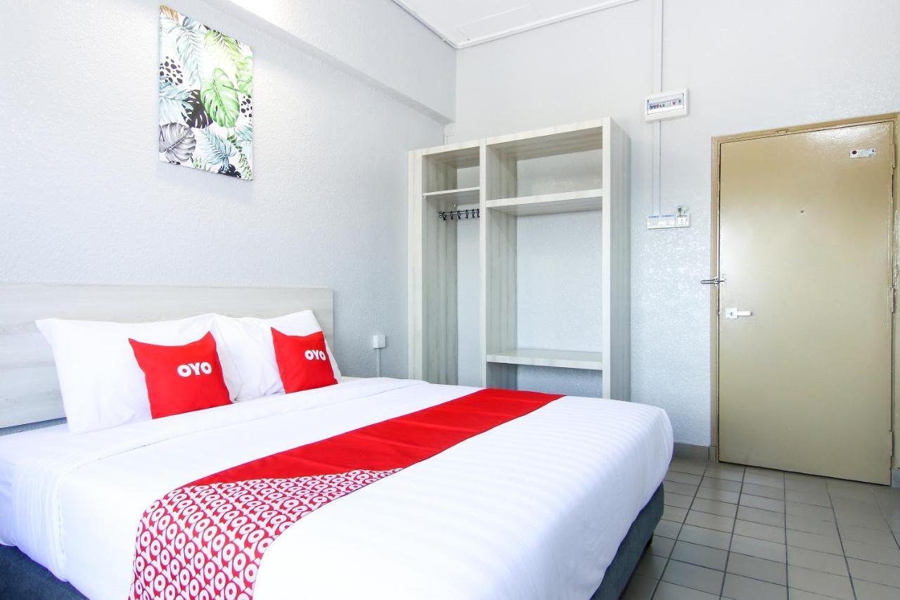 OYO 89846 Lotus Inn Hotel Malacca Buitenkant foto