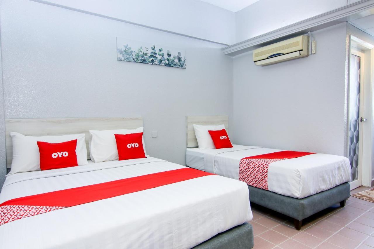 OYO 89846 Lotus Inn Hotel Malacca Buitenkant foto