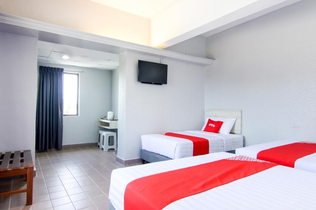 OYO 89846 Lotus Inn Hotel Malacca Buitenkant foto