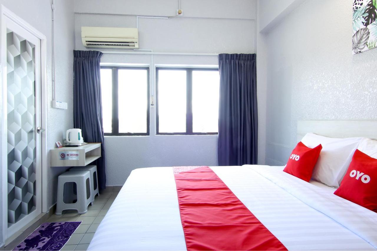 OYO 89846 Lotus Inn Hotel Malacca Buitenkant foto
