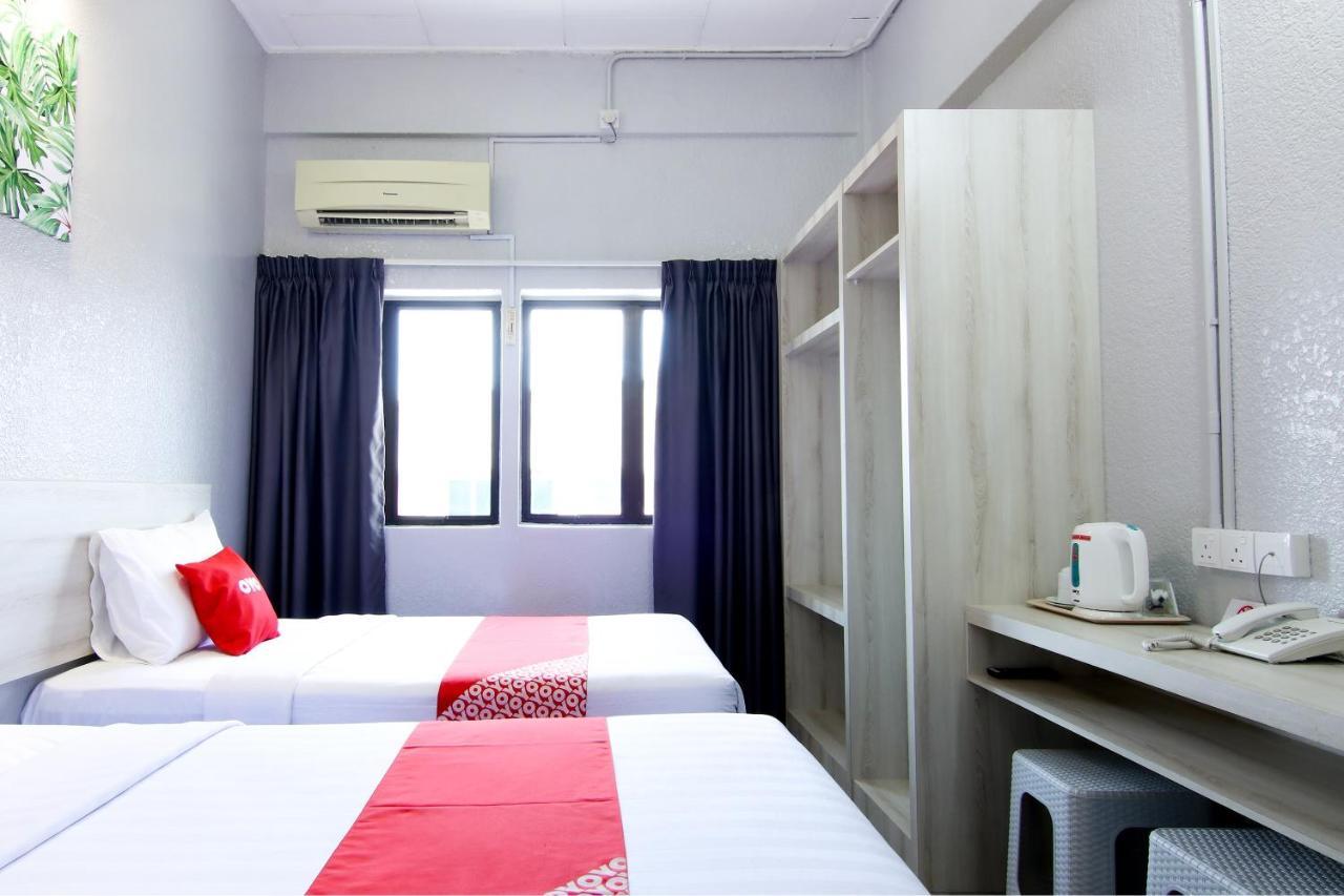 OYO 89846 Lotus Inn Hotel Malacca Buitenkant foto