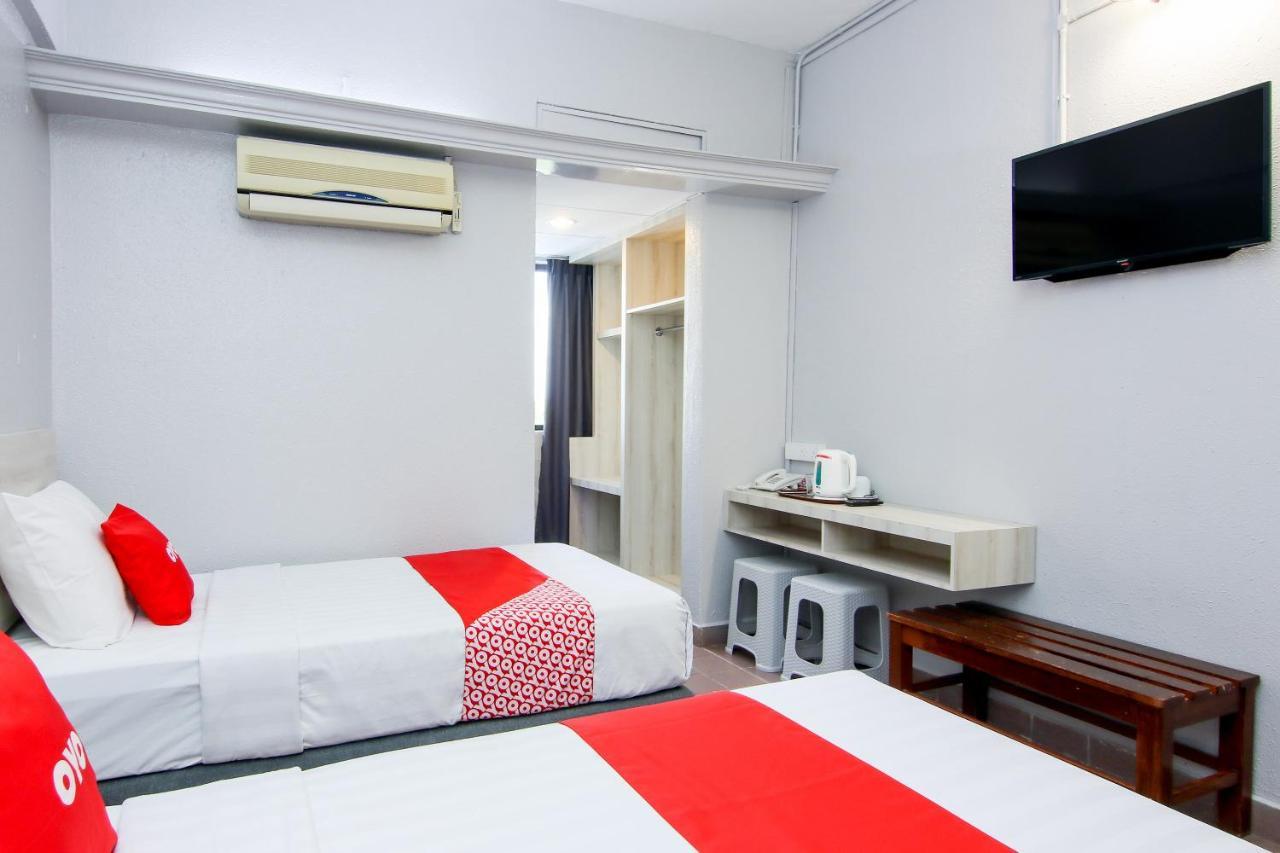 OYO 89846 Lotus Inn Hotel Malacca Buitenkant foto