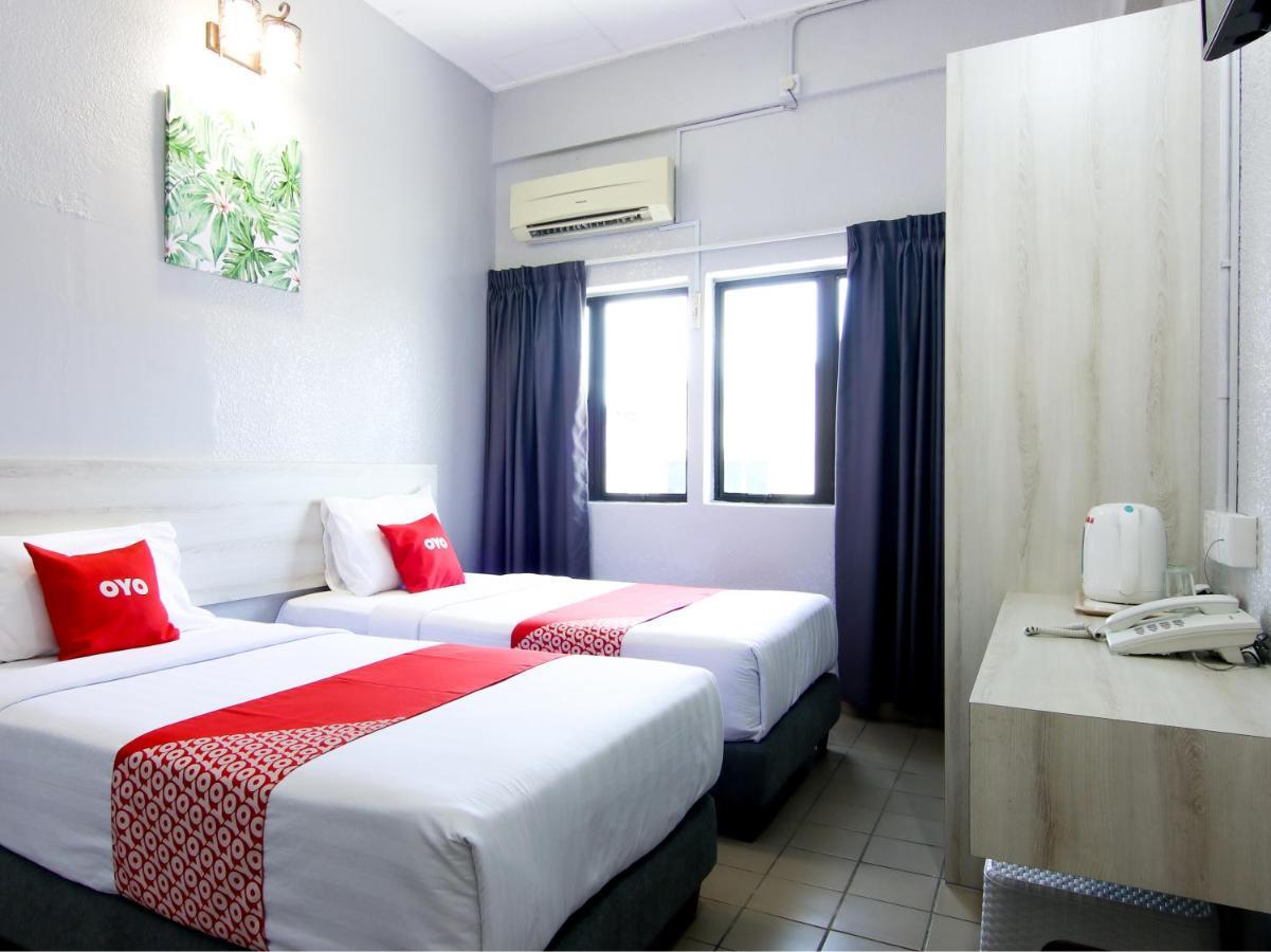 OYO 89846 Lotus Inn Hotel Malacca Buitenkant foto