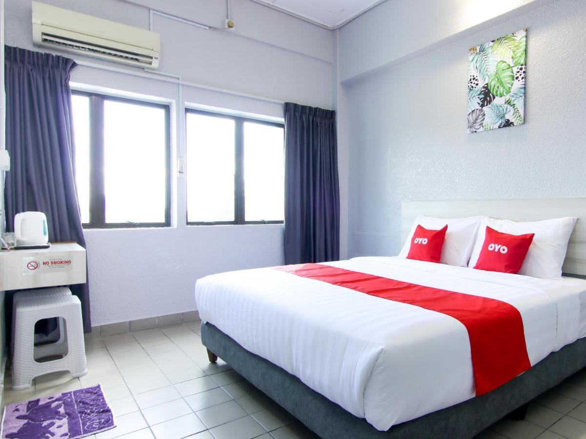 OYO 89846 Lotus Inn Hotel Malacca Buitenkant foto