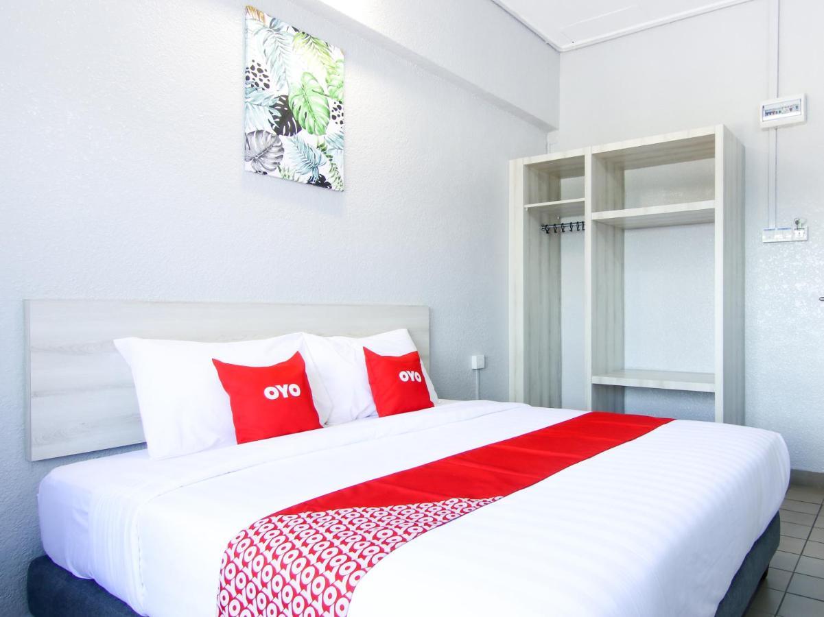 OYO 89846 Lotus Inn Hotel Malacca Buitenkant foto